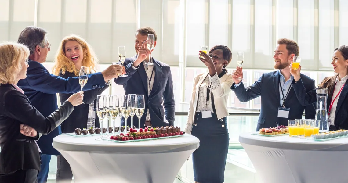 Illustration for the article “Welcoming visitors: the keys to a successful event”