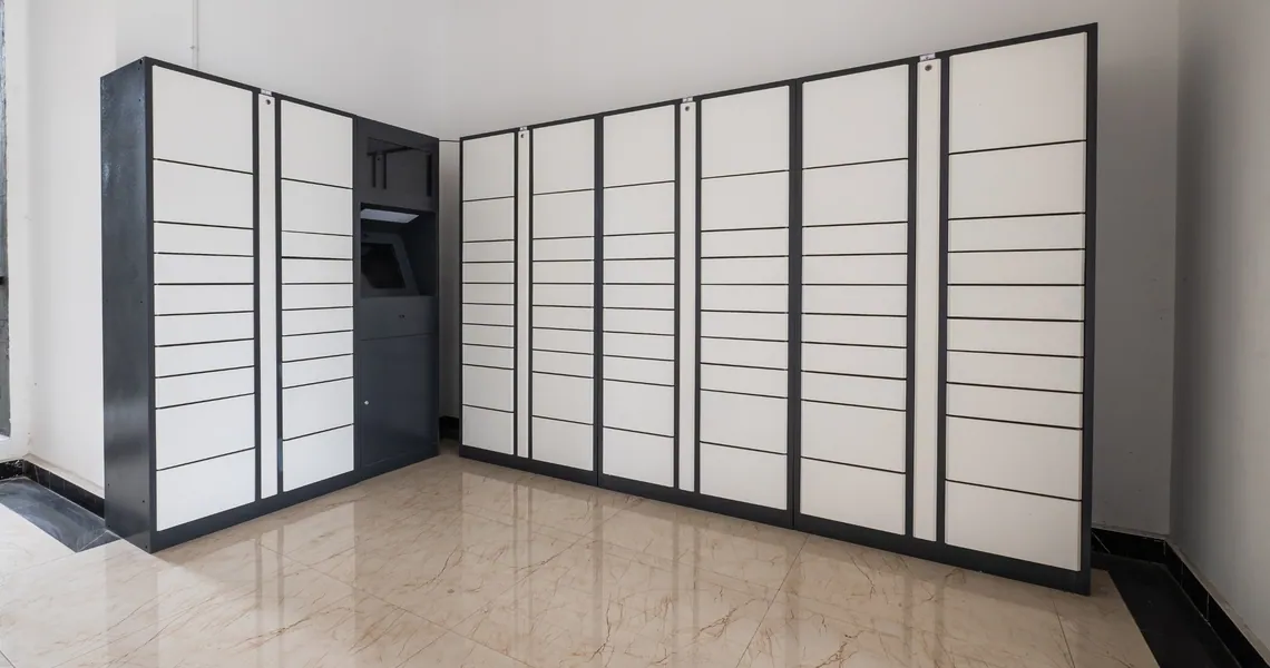 Illustration for the article “Shared lockers: a step towards flex office for your employees”