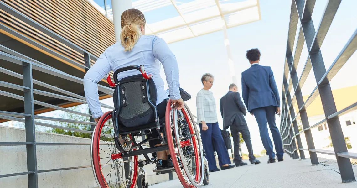 Illustration for the article “Flagging visitors with reduced mobility and improving building access”